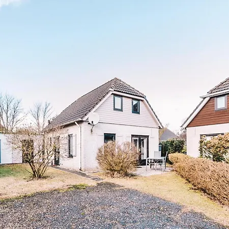 Heerlijk Vrijstaand Aan Zee 別荘 アウドルプ